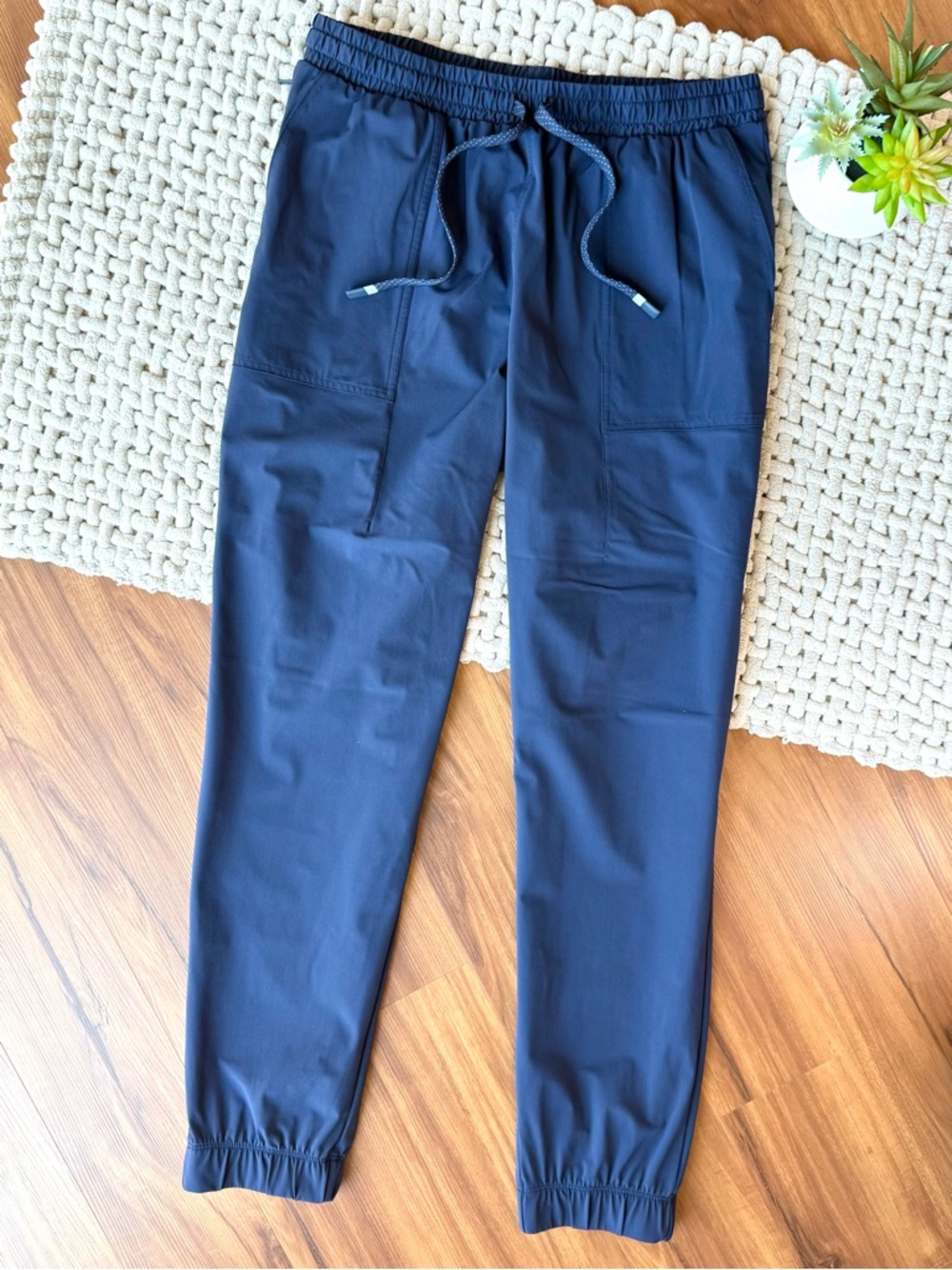 Fabletics | Women’s The One Jogger in Deep Navy | Medium